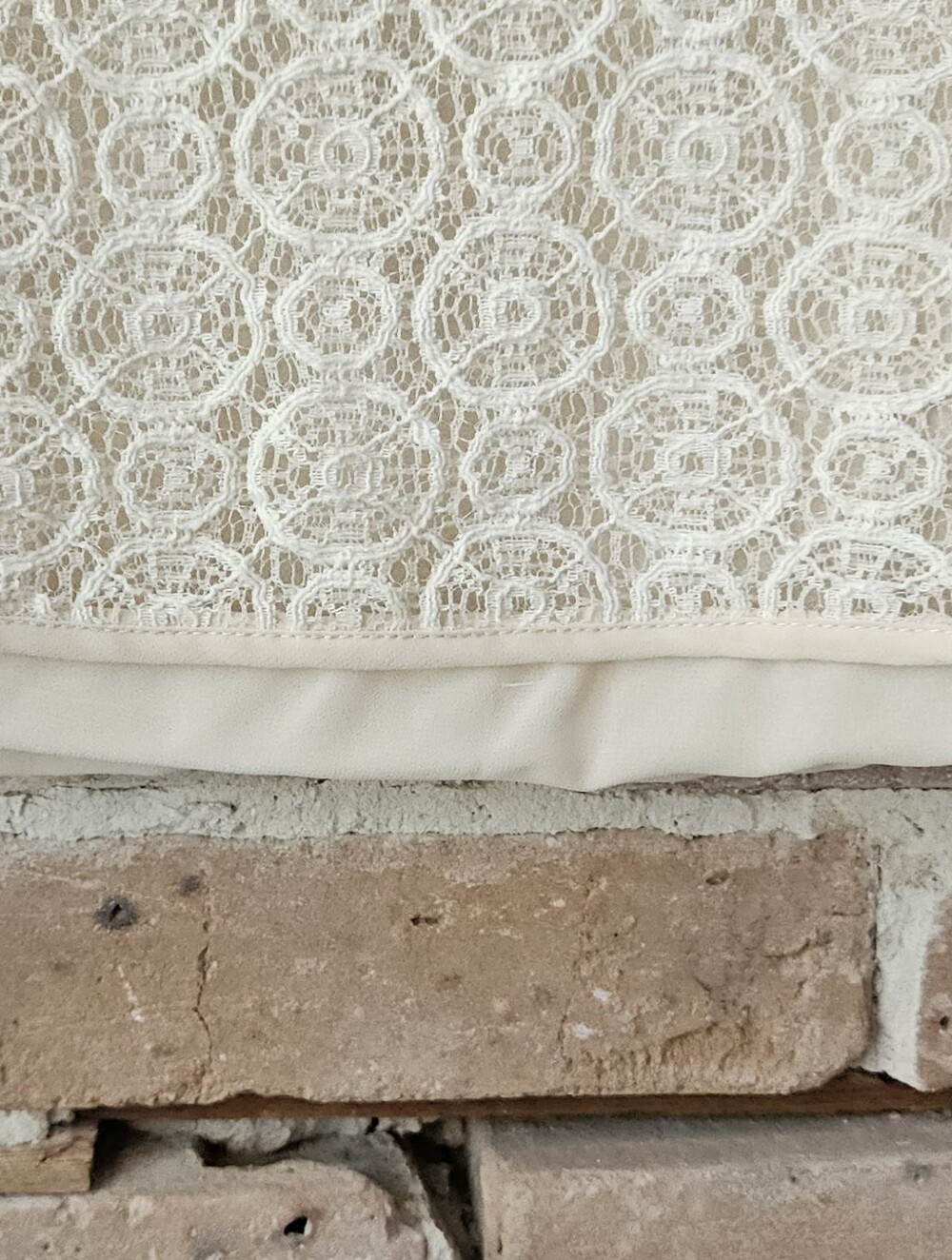 Women's Cream Lace Overlay Short-Sleeve Top - Picture 5 of 9